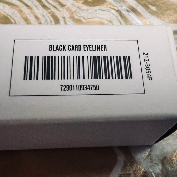 IL MAKIAGE Black Card Liquid Eyeliner Ultra-Black Waterproof Liner - Picture 4 of 4